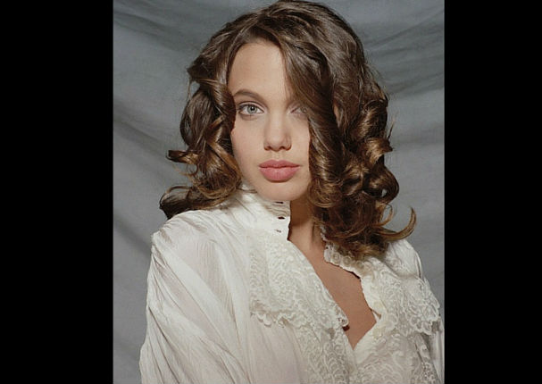 Angelina Jolie: Difunden fotos íntimas de la actriz cuando tenía 15 años Angelina Jolie: Difunden fotos íntimas de la actriz cuando tenía 15 años