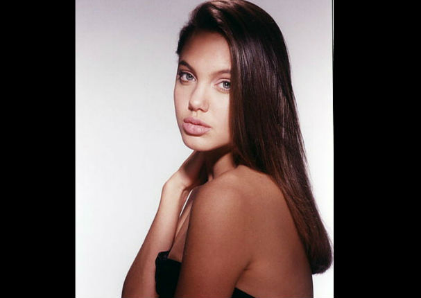 Angelina Jolie: Difunden fotos íntimas de la actriz cuando tenía 15 años Angelina Jolie: Difunden fotos íntimas de la actriz cuando tenía 15 años