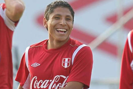 Raúl Ruidiaz descarta jugar en el Perú