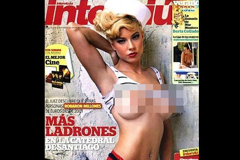 España: marinera se desnuda en revista y denuncia acoso en la Armada