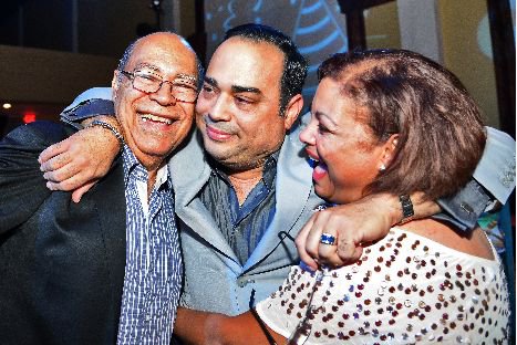 FOTOS: Gilberto Santa Rosa recibió una grata sorpresa por su cumpleaños