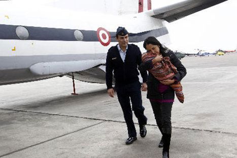 Nadine Heredia y ministra Ana Jara recibieron a niños rescatados de terroristas