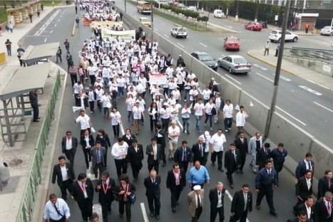 Unas dos mil personas participaron de la 'Marcha por la Paz' contra el Movadef