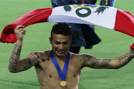 VIDEO: Guerrero celebró victoria del Corinthians con la bandera peruana