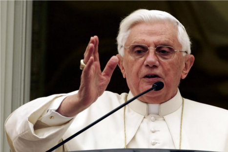 Benedicto XVI se retira oficialmente como Papa tras ocho años