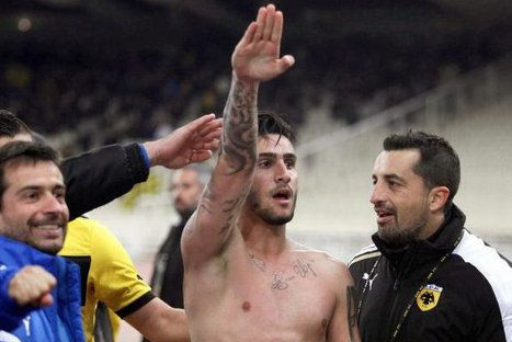 Jugador griego es expulsado de por vida de la selección por hacer saludo nazi