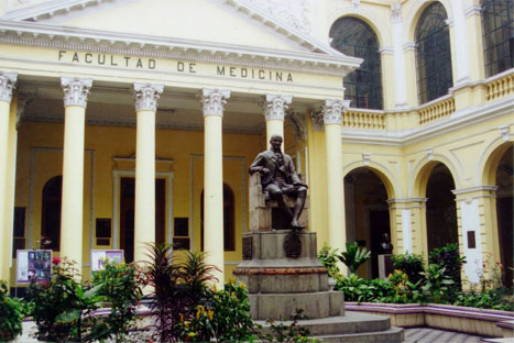 Facultad de Medicina de la Universidad San Marcos corre riesgo de derrumbarse