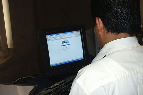 Proyecto de ley propone enviar solicitud a los servidores de Internet para ver páginas con contenido para adultos