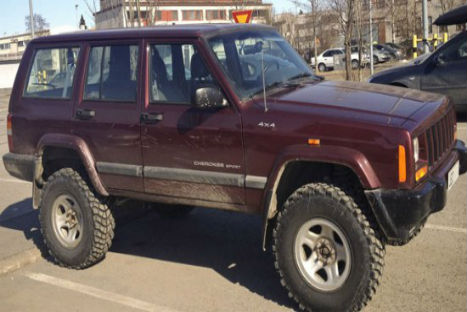 Hombre cambia su camioneta por una mujer