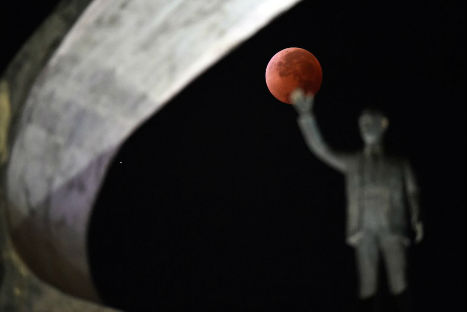 Mira las mejores fotos del eclipse lunar -FOTOS