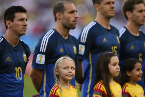Una niña peruana presente en la final del Mundial Brasil 2014
