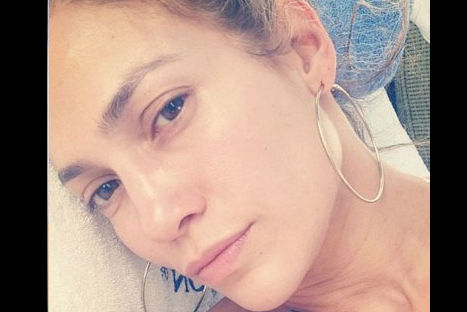 La cantante Jennifer López publicó fotos sin maquillaje en redes sociales (VIDEO)
