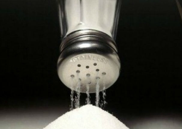Cuida tu salud consumiendo menos sal
