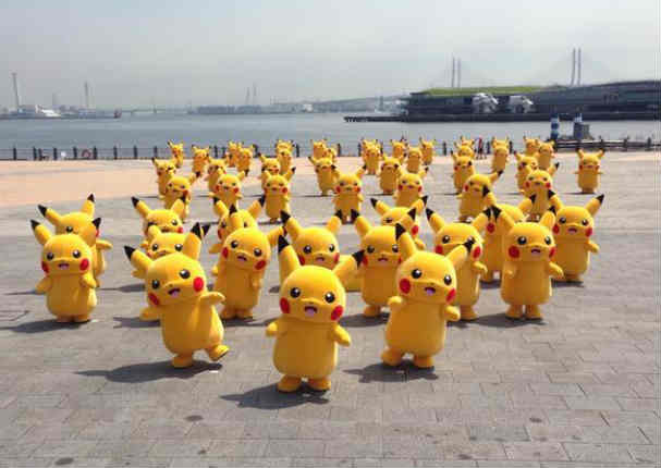 Miles de Pikachu invaden la ciudad de Japón