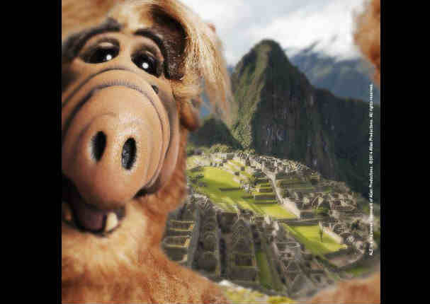 Selfie de'Alf' en Machu Picchu causa ternura en redes sociales (FOTO)