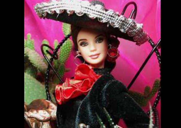México: Barbie es vestida de mariachi por fiestas patrias  (FOTOS)