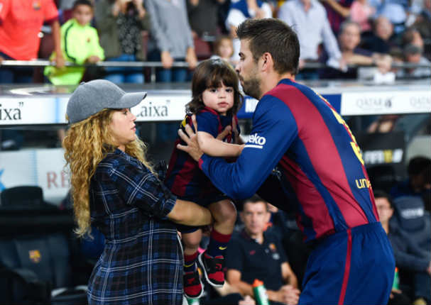 Shakira luce orgullosa su embarazo (FOTOS)