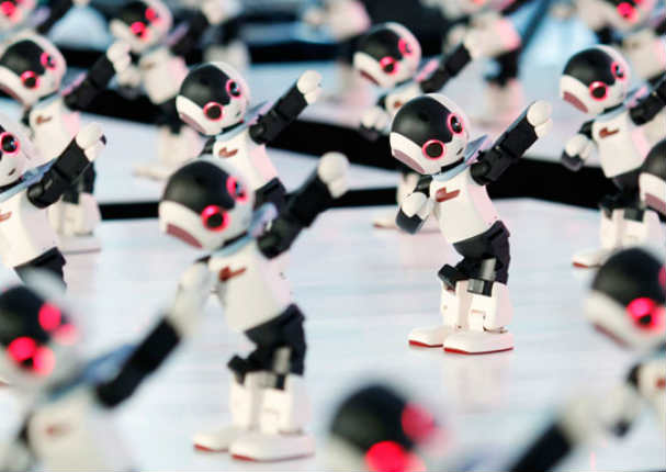 Mira el sorprendente baile sincronizado que realizaron 100 robots humanoides (VIDEO)