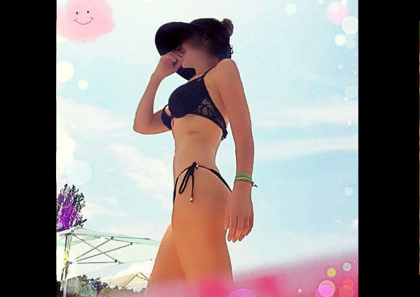 Nueva foto de Thalía en bikini demuestra que los años no pasan por ella