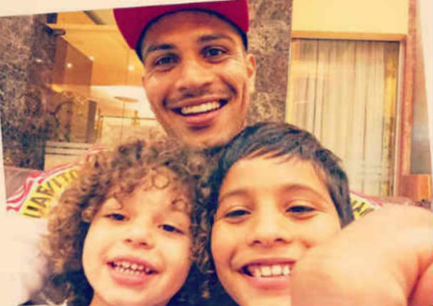Paolo Guerrero comparte tierna foto al lado de sus hijos