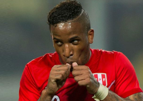 Jefferson Farfán envió mensaje  minutos antes de  Perú vs. Brasil (FOTOS)