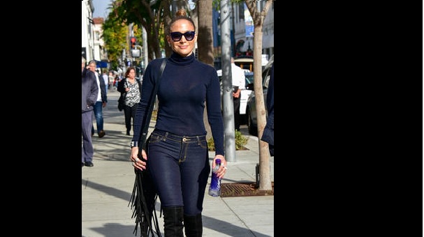 Así de sexy se viste Jennifer Lopez para salir a la calle (FOTOS)