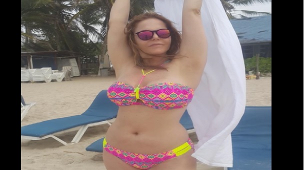 Hilda Abrahamz: Así luce actriz de 'Natacha' en bikini a sus 55 años