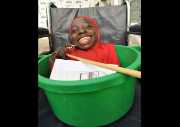 Nigeria: La foto de esta niña que pide limosna conmueve al mundo