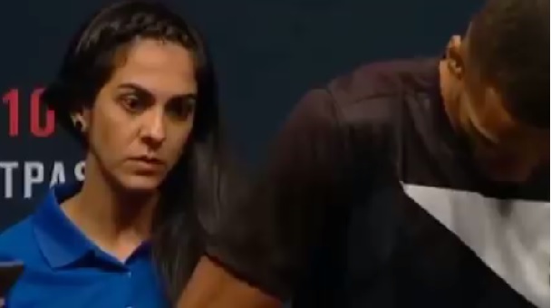 YouTube: Mira la reacción de mujer al ver a estos luchadores de la UFC sin ropa