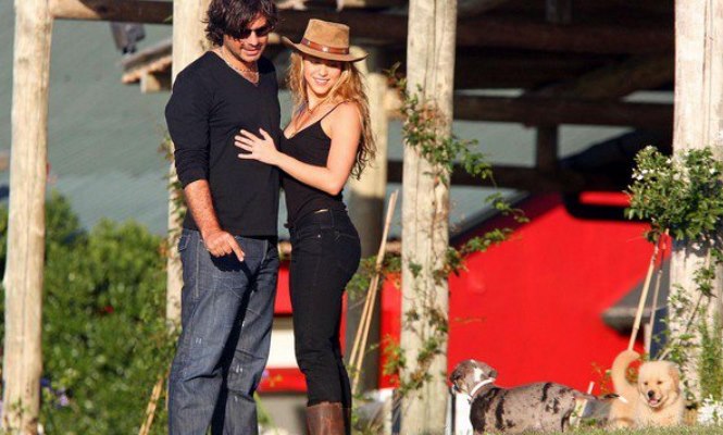 Shakira en guerra con su ex Antonio de la Rúa