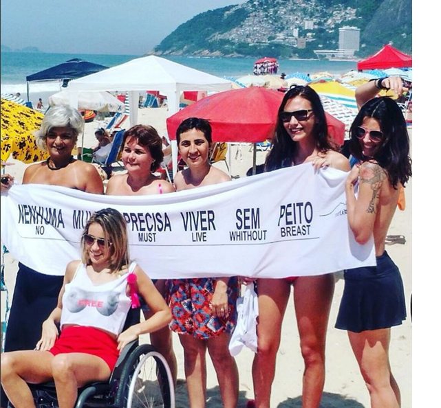 Brasil: Mujeres hacen topless por lucha contra el cáncer de mama - FOTOS