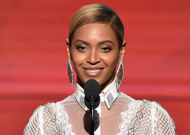 Grammy 2016: Beyoncé mostró partes íntimas en plena gala - FOTO