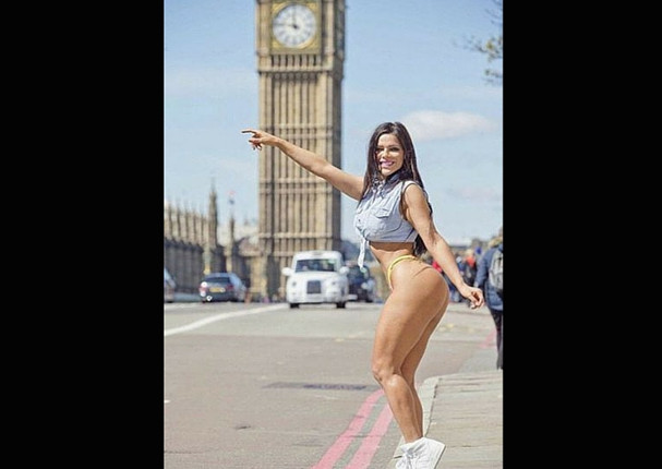 ¡De infarto! Miss Bumbum se paseó por Londres en hilo dental (FOTOS)