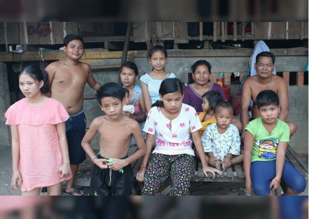 Angelina Jolie: Conoce a los 12 niños que 'adoptó' y ayudó a tener mejor vida (FOTOS)