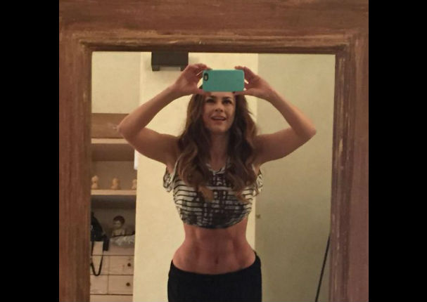 Aracely Arámbula presume su abdomen de acero en Instagram (FOTO)