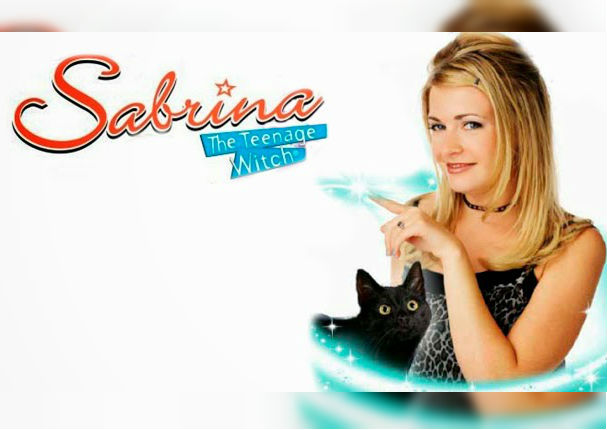 Sabrina, la bruja adolescente luce figura de infarto en bikini a sus 40 años (FOTOS)