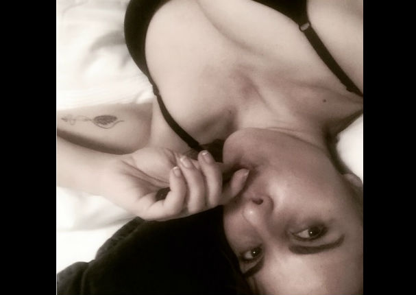 Kate del Castillo enciende Instagram con sexy foto en brasier