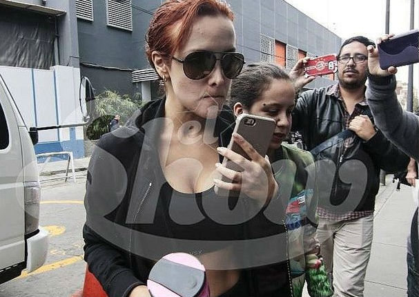 Rosángela Espinoza: ¿Chica reality se está quedando calva? (FOTOS)