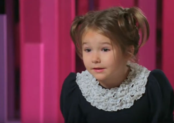 YouTube: Niña de 4 años habla siete idiomas a la perfección