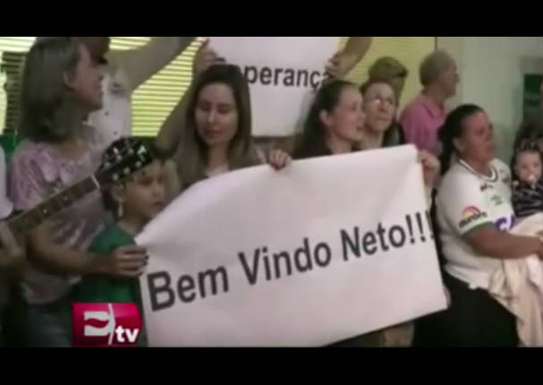 Chapecoense: Sobreviviente tuvo gran recibimiento en Brasil - VIDEO