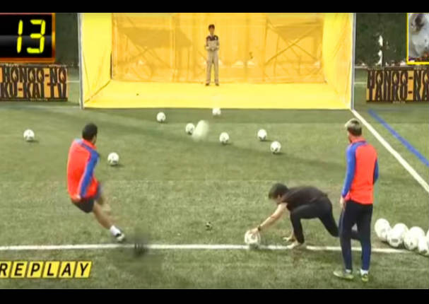 El desafío de puntería de Messi y Suárez contra un Drone - VIDEO