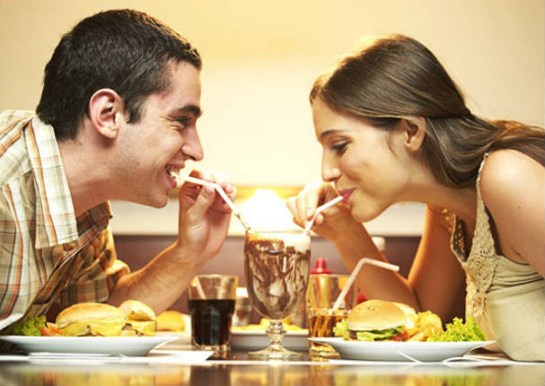 Parejas que son felices, tienden a ser gorditos | Pareja | Radio panamericana Parejas que son felices, tienden a ser gorditos | Pareja | Radio panamericana