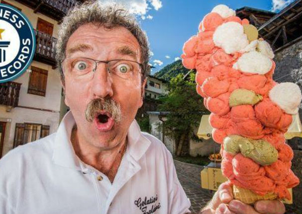 YouTube: El cono logró resistir más de 100 bolas de helado