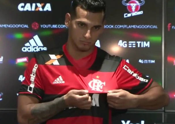 Flamengo se pone mosca y asegura a Miguel Trauco con tremendo precio