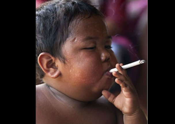Viral: El caso del 'niño fumador' sorprende a todos ¡Mira el radical cambio!