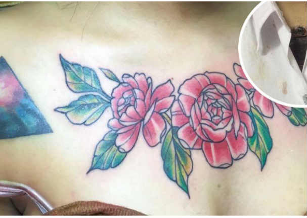 ¡Se hizo un tatuaje de flores en el pecho y quedó así! (FOTOS
