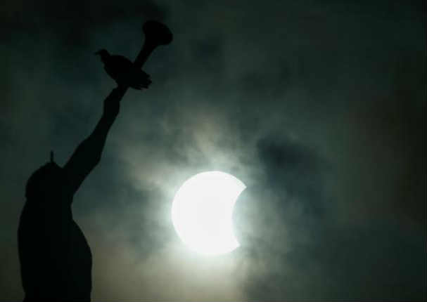 Eclipse solar: Impresionantes imágenes del fenómeno más esperado