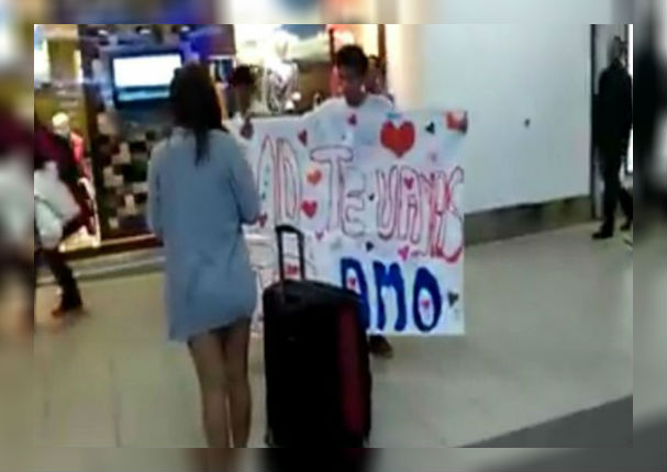 Facebook Viral: Quería detener el viaje de su pareja y ella reaccionó así (VIDEO)