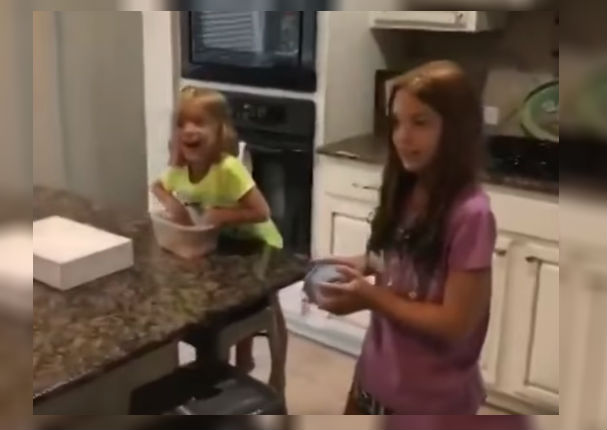 Youtube: Mira la emotiva reacción de dos niñas al conocer a su nueva hermana