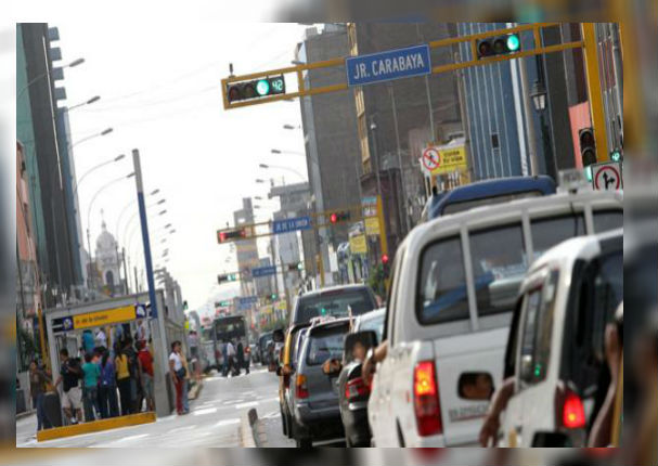 Lima: ¿Cuántas horas al día nos quitan los semáforos?